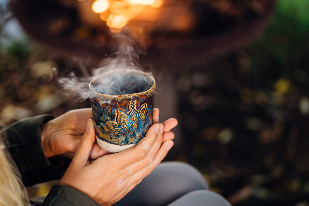 Keramik kaufen shop Kakaozeremonie kreative Frauen Sachsen Jana Maenz Mathimuffin bunter Schmetterling Keramikbrand Keramik Netzwerk Tasse Lotus