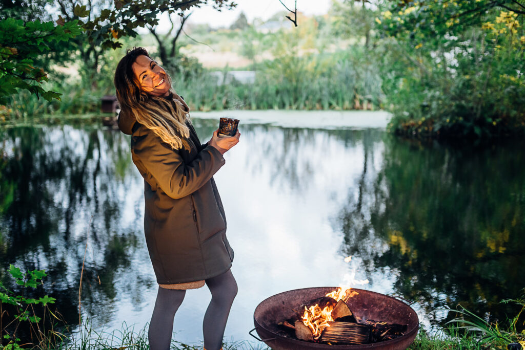 Workshops kreative Frauen Sachsen Jana Maenz Mathimuffin bunter Schmetterling Keramikbrand Keramik Netzwerk kreative Frauen in Sachsen Produktfotografie