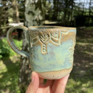 getöpferte tasse, türkis, keramik, handgemacht, regional, nachhaltig