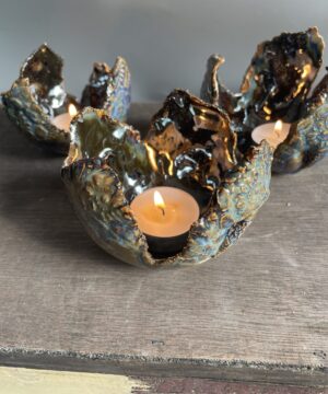 Luxus Deko Wohnzimmer Luxus Wohnaccessoires und Luxus Deko Exklusive Wohn-Deko aus Keramik exklusive wohnzimmer deko Keramikhochzeit Geschenk und Bedeutung Keramik Teelichthalter getöpfert handgemacht gold Deko