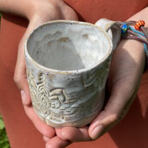 Keramik Tasse handgemacht Lotus weiss
