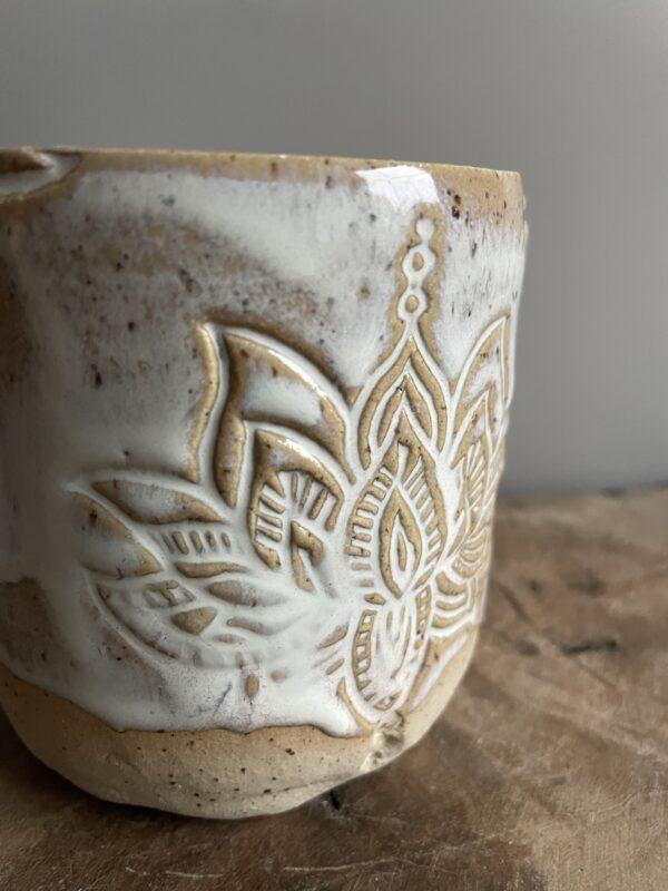 Lotus Becher weiß getöpfert handgemacht becher kakaozeremonie Lotus yoga