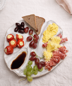 Charcuterie Teller Keramik Neunerlei Teller Design handgemachte Keramik Teller getöpfert Geschenk Geburtstag Hochzeit Hobby Koch