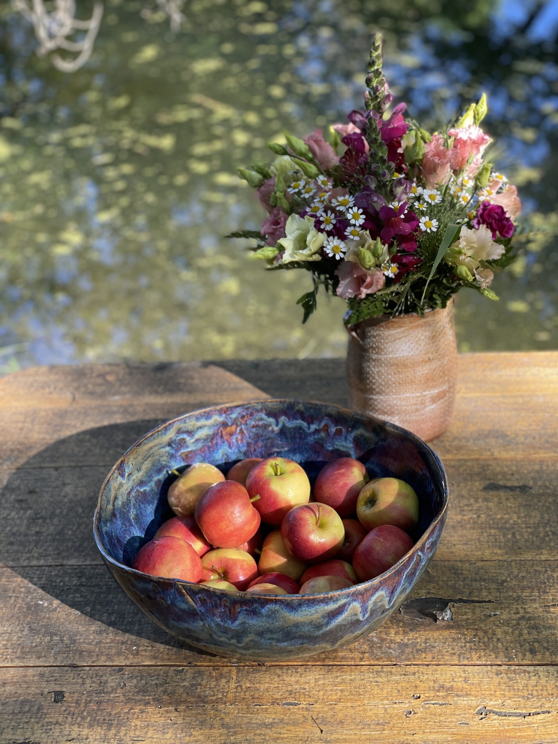 Was ist der Unterschied zwischen einer Schale und einer Schüssel? Obstschale Keramik groß blau handgemacht