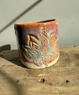 Yoga Geschenk Keramik Becher mit Lotusmotiv 350 ml