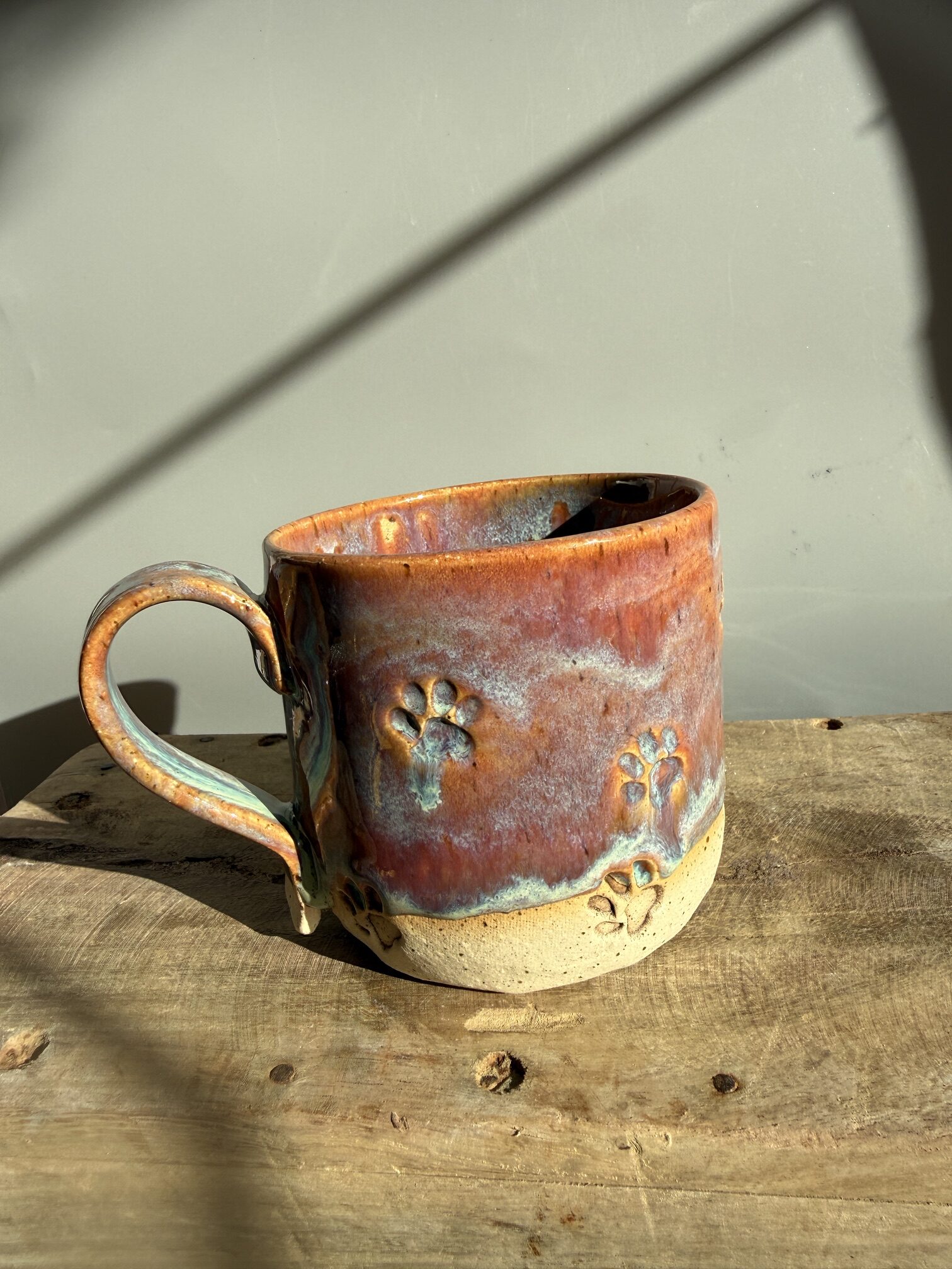 Pfoten Keramiktasse mit individueller farbiger Glasur